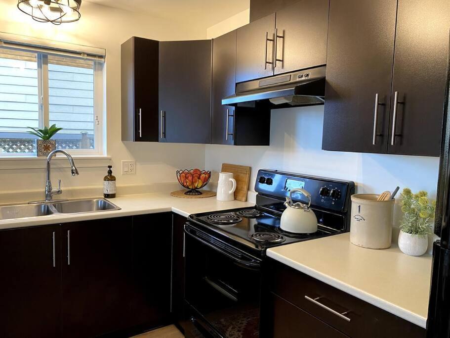 Cozy Lakeview Suite 維多利亞 外观 照片
